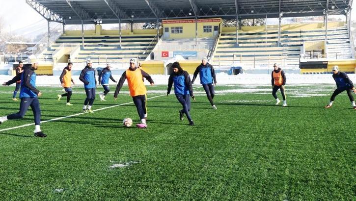 Hiç gol yemeyen namağlup Özgüzeldere Spor'da hedef şampiyonluk