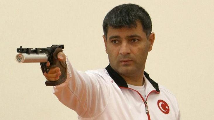 Bakan Bak, Yusuf Dikeç'i tebrik etti