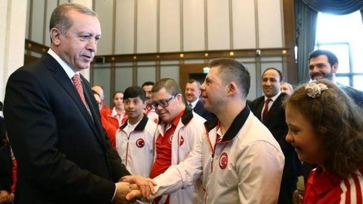 Down Sendromlu sporculardan Cumhurbaşkanı Erdoğan'a maç teklifi