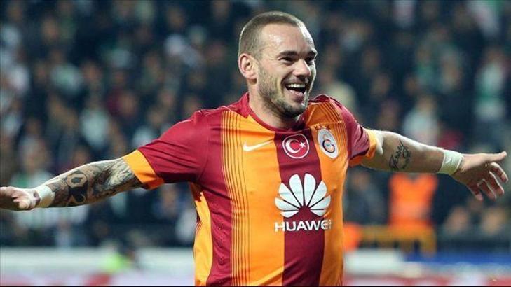 Galatasaray, Sneijder karşısında öne geçti