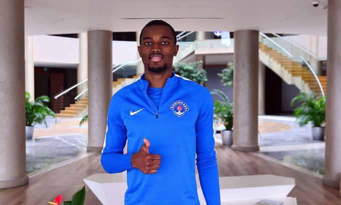 Bernard Mensah: Ceza sahası içerisinde kendimi yere atan bir futbolcu değilim