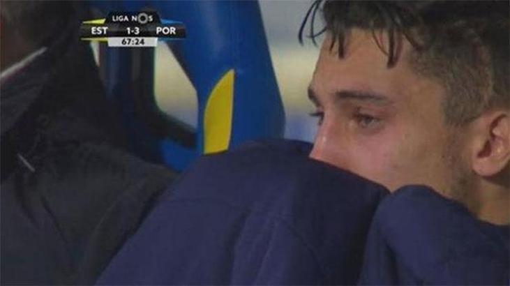 Alex Telles gözyaşlarını tutamadı
