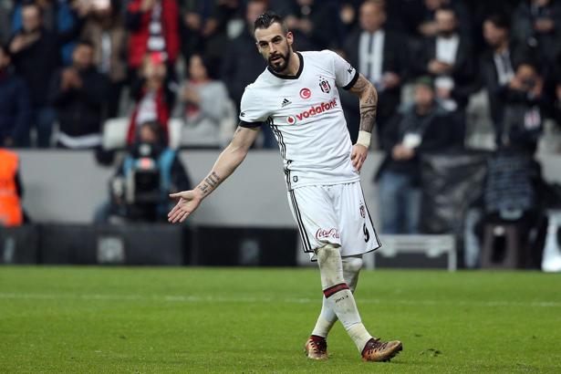 Negredo: Niye oynamıyorum bilmiyorum!