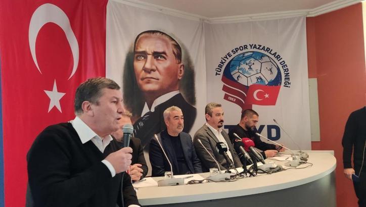 Samet Aybaba ve Ümit Karan, Ankara'da genç futbolcularla seminerde buluştu