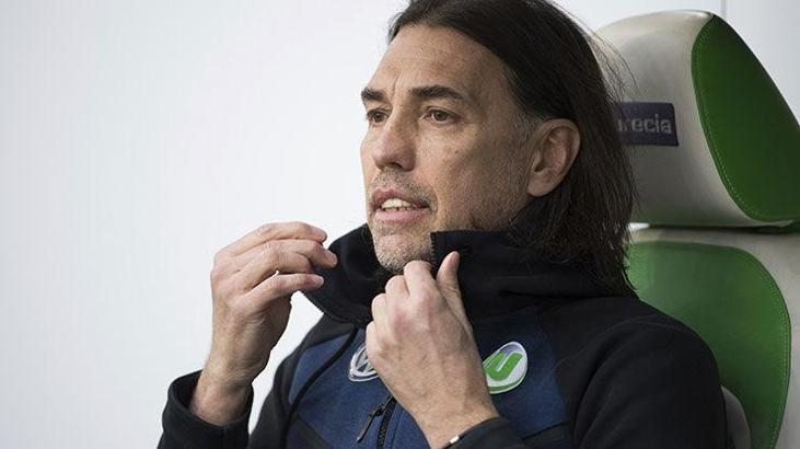 Wolfsburg'da teknik direktör Schmidt istifa etti