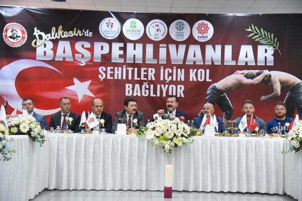Başpehlivanlar şehitler için kol bağlayacak