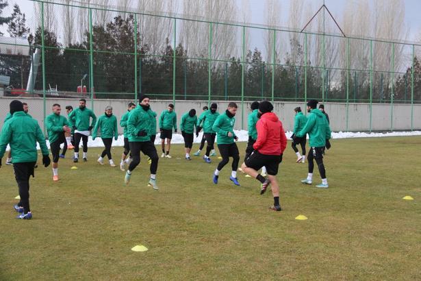 Sivas Belediyespor'da Sakaryaspor mesaisi sürüyor