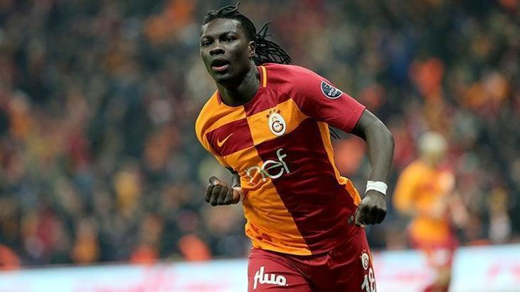 Son dakika! Galatasaraylı Gomis bayıldı!
