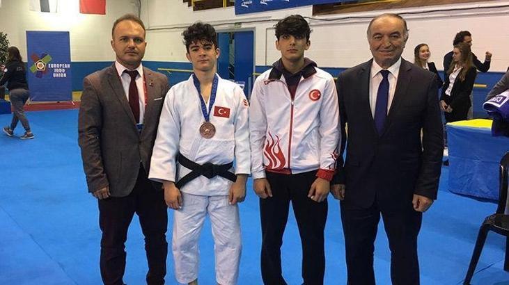 Enes Uysal bronz madalya kazandı