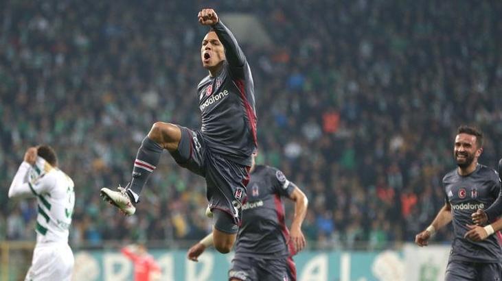 Adriano'dan 32 milyonluk ret!