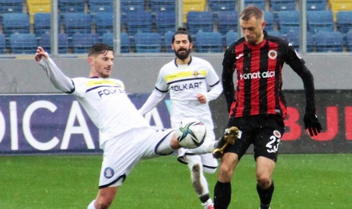Menemenspor, deplasmanda kayıp!