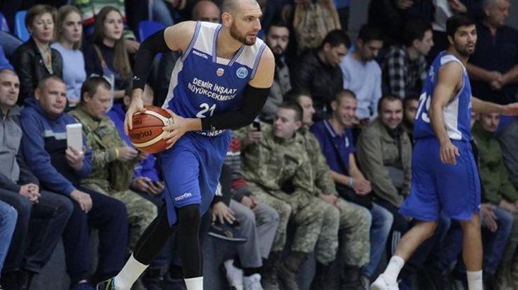 Büyükçekmece Basketbol'dan Mehmetçik Vakfına bağış