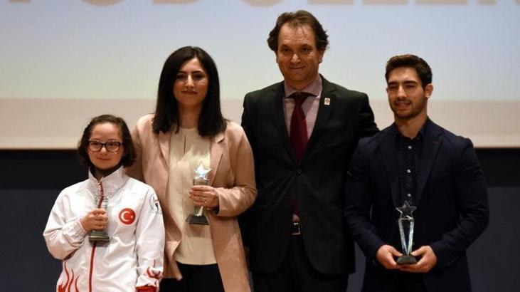 TSYD Ege'de Yılın Spor Ödülleri sahiplerini buldu