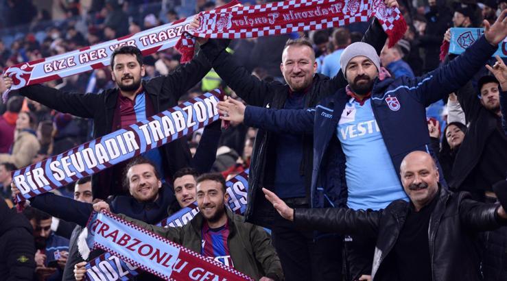 Trabzonspor haberi... Akyazı'da şampiyonluk havası!