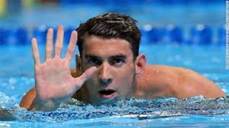 Michael Phelps gururla sunar