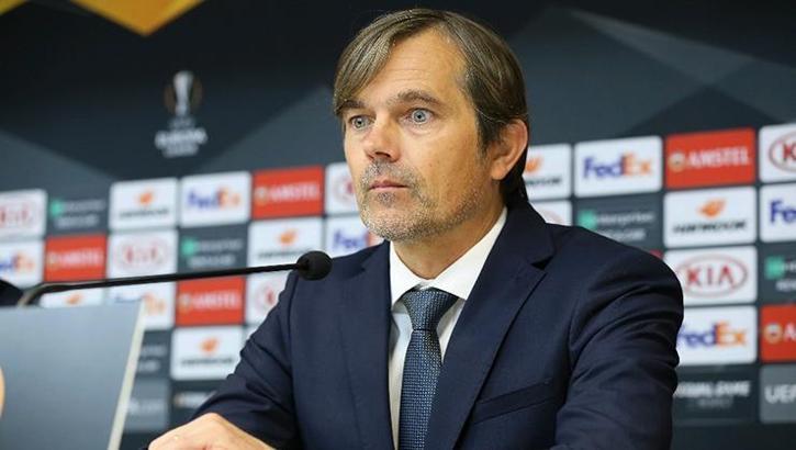 Anderlecht, Cocu'yu ikna edemiyor!