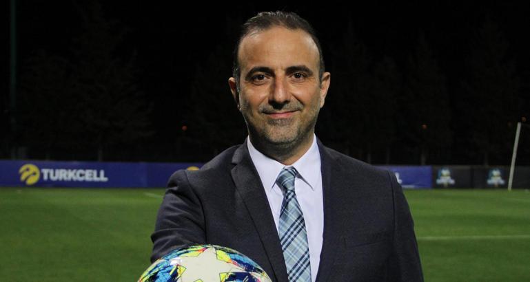 İsmail Özbayraktar: Kadın futbolunun gelişimine destek oluyoruz