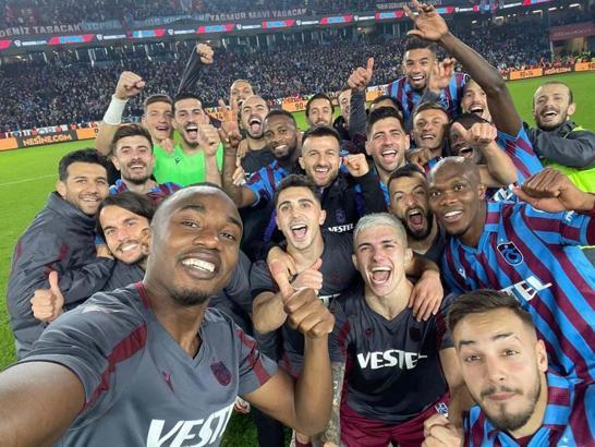 Lider Trabzonspor tek yürek
