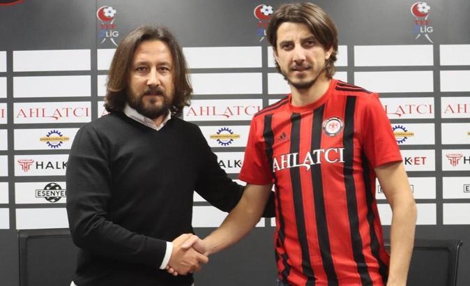 Mehmet Akyüz'den Çorum FK'ya 1.5 yıllık imza