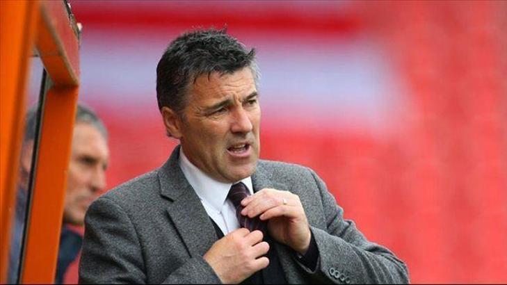 Dean Saunders'a geçici görev!