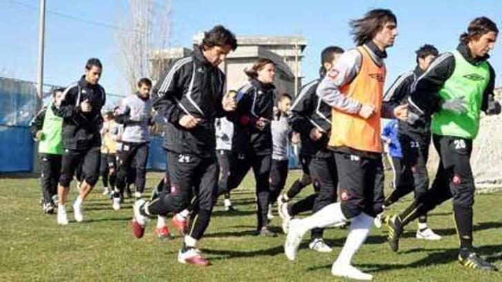Yeni Malatya Fener'e bileniyor