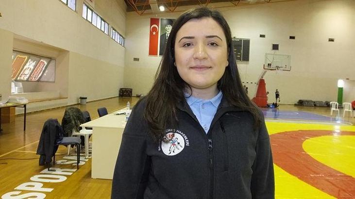 Balıkesirli güreş hakemi Kübra'nın hedefleri büyük
