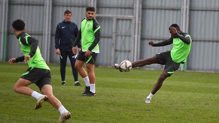 Bursaspor'da Ali Aköz yönetiminde Ümraniyespor maçı hazırlıkları sürdü