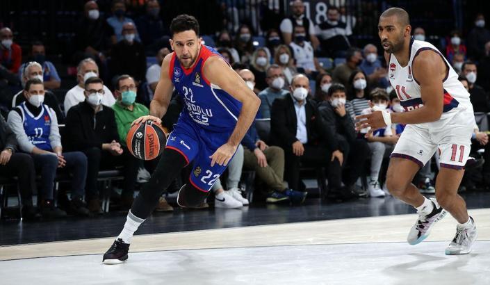 (ÖZET) Anadolu Efes - Baskonia maç sonucu: 87-72