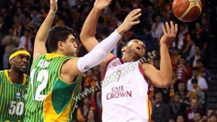 Seri bitti, liderlik gitti: 63-70