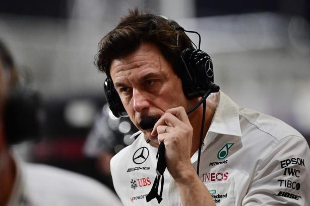Formula 1'de Mercedes işin peşini bırakmayacak
