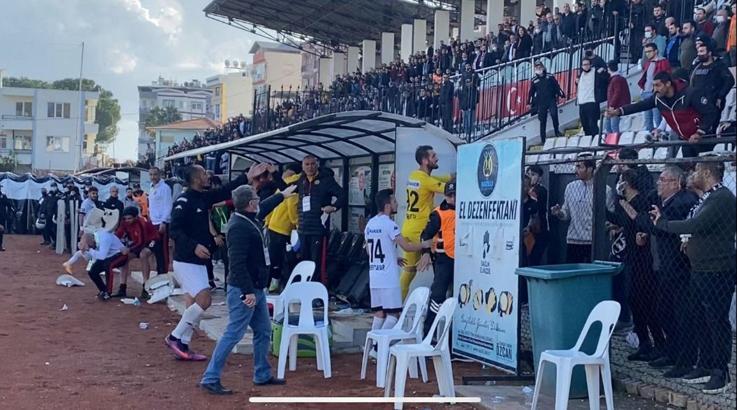 Nazilli Belediyespor - Eskişehirspor maçı sonrası saha karıştı!