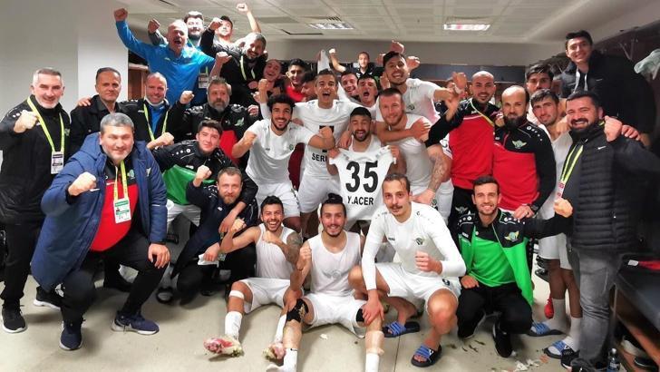 Akhisarspor moral buldu