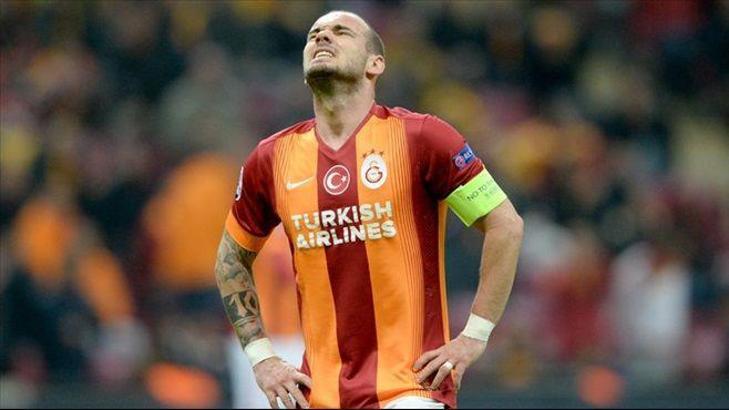 Sneijder'in menajeri Galatasaray'ı yerden yere vurdu!