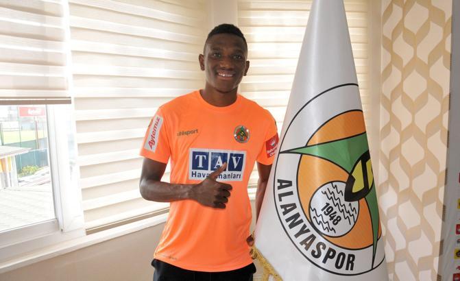 Aytemiz Alanyaspor'da Fofana'nın sözleşmesi uzatıldı
