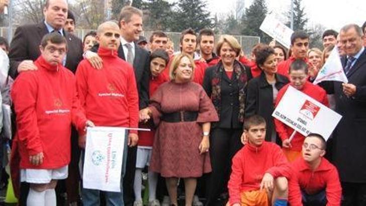 Yılın spor insanı ödülü Dilek Sabancı'nın