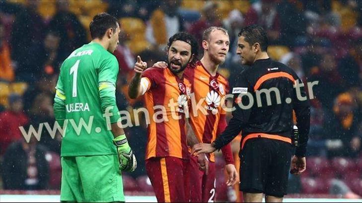 Selçuk İnan'la Muslera tartıştı!