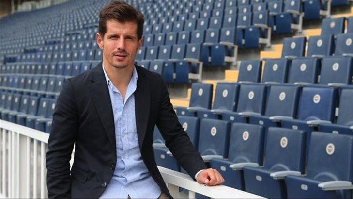 Emre Belözoğlu'na