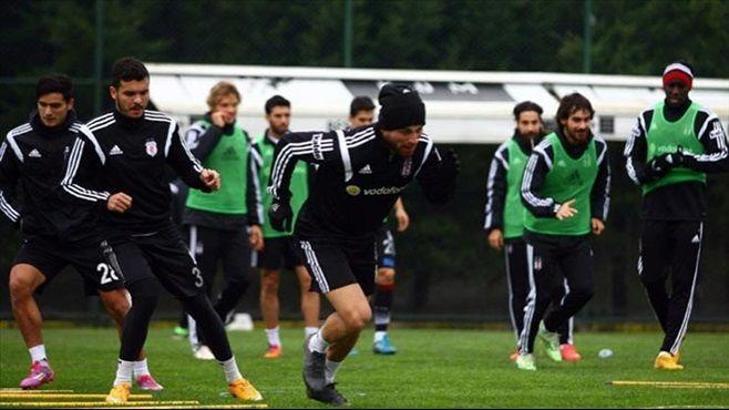 Cenk ve Sivok Beşiktaş'ta antrenmana katılmadı