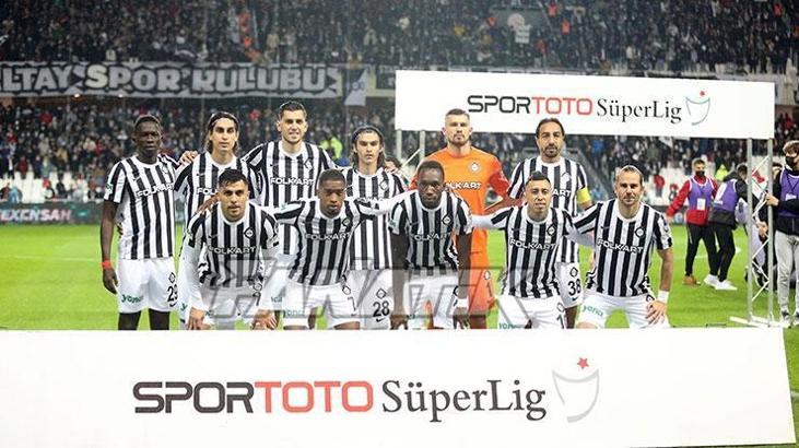 Alsancak Mustafa Denizli Stadı, 7.5 yıl aradan sonra kapılarını açtı!
