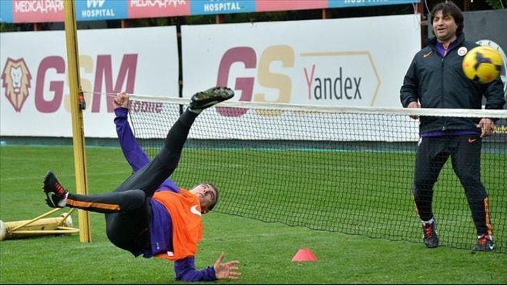 Böyle hoca gördünüz mü! İşte Hamza Hamzaoğlu...