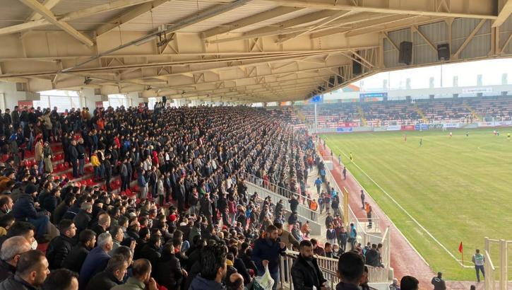 Batman Petrolspor - Erbaaspor maçında dostluk örneği