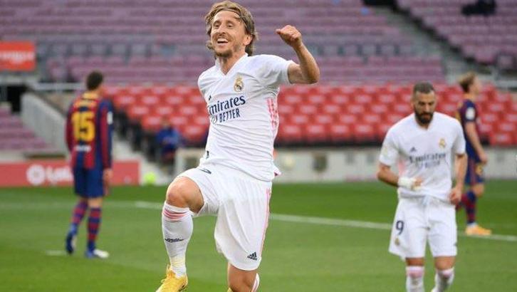 Real Madrid Luka Modric için sözleşme uzatıyor