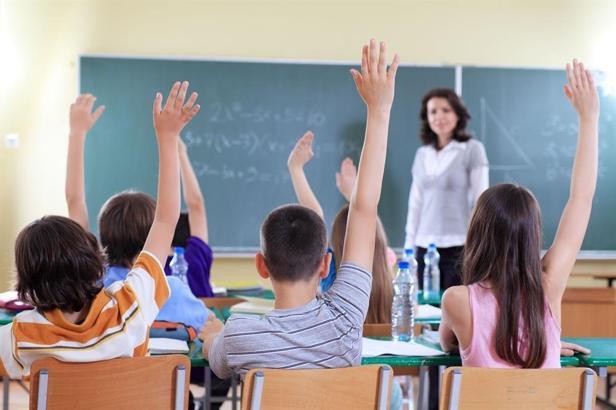 2018 ücretli öğretmen maaşları kaç lira oldu?