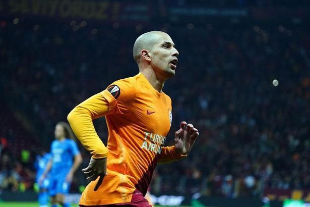 Galatasaray'da Feghouli ile özel görüşme