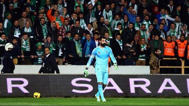 Bursaspor taraftarlarından Volkan Demirel'e tepki!