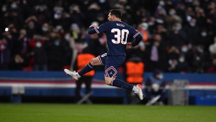 Paris Saint-Germain'de Lionel Messi adını kulüp tarihine yazdırdı
