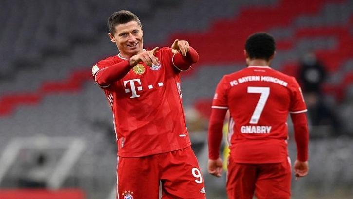 Robert Lewandowski, Şampiyonlar Ligi'nde Barcelona'ya karşı gol rekoru için sahaya çıkacak
