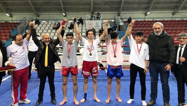 Kick Boks'ta şampiyon Körfez Gençlerbirliği