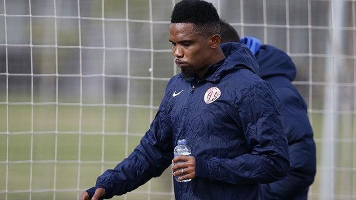 Samuel Eto'o Antalya'da kalıyor