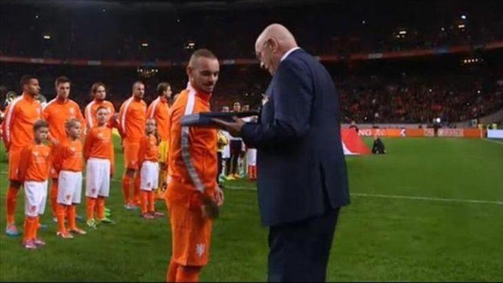 Galatasaraylı Wesley Sneijder'e büyük onur